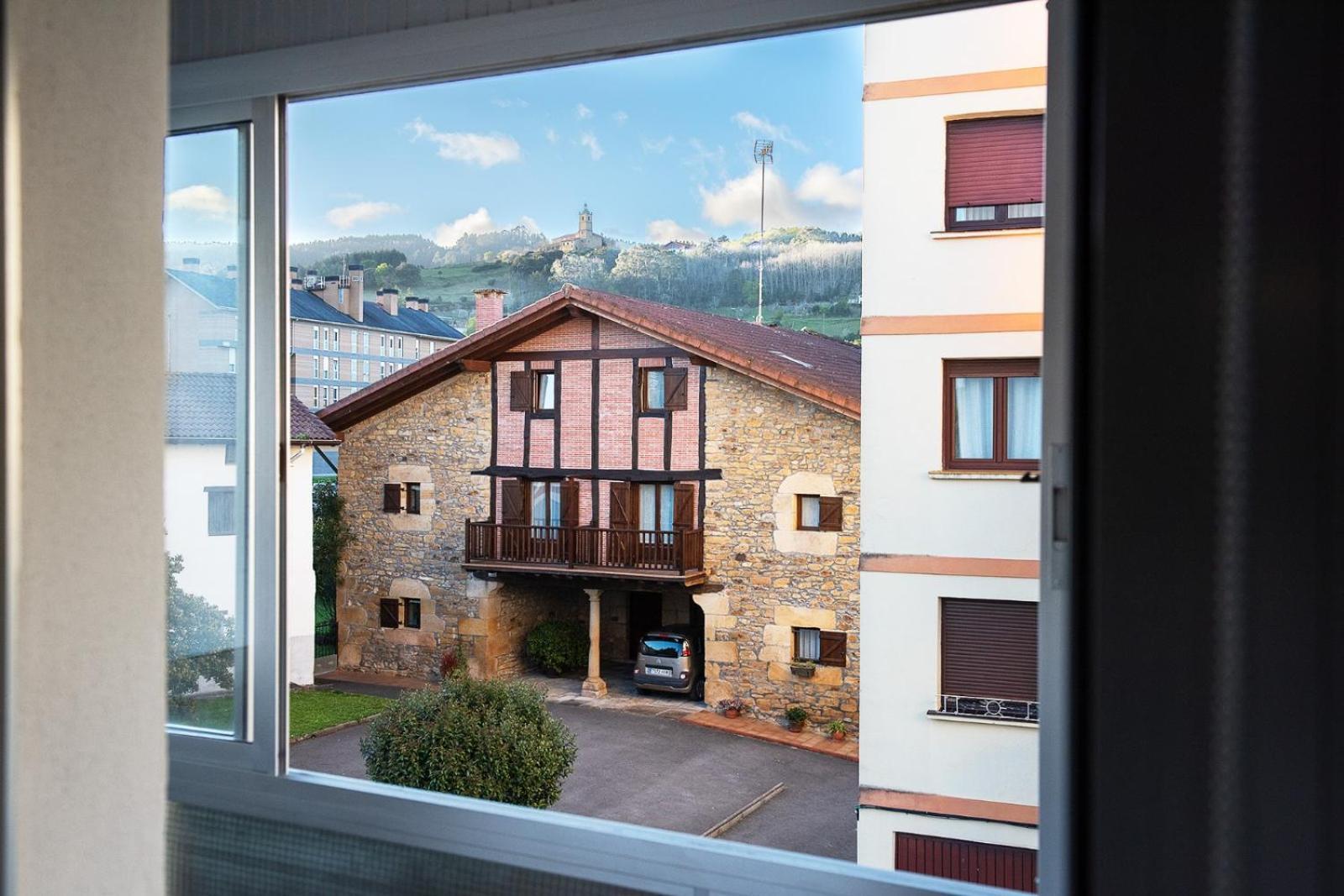 Ferienwohnung Monzubi Etxi Gernika Exterior foto